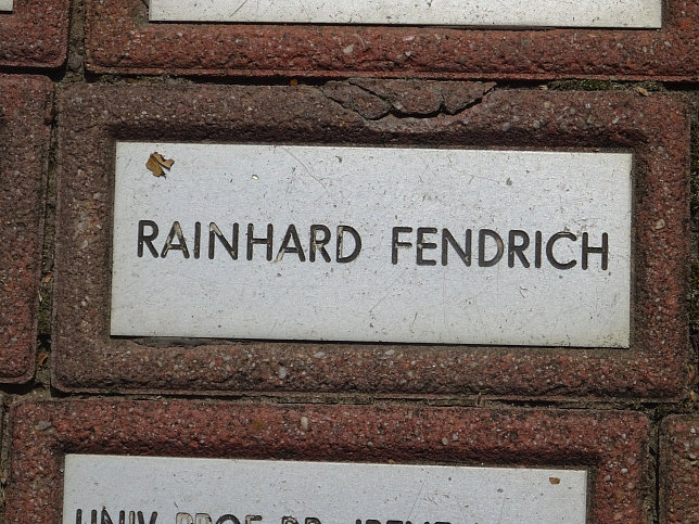 Platz der Meilensteine, Rainhard Fendrich