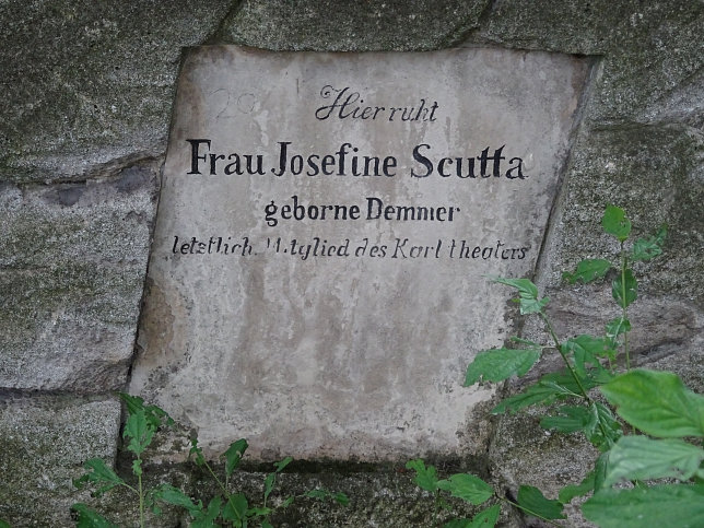 Josefine Scutta<