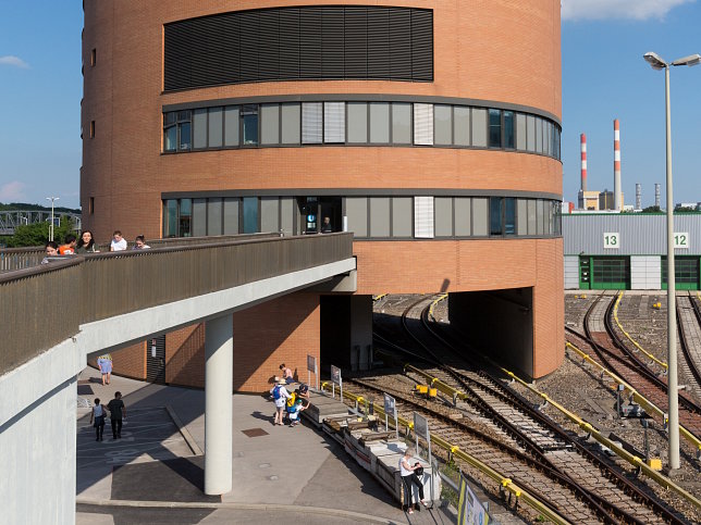 Fugehersteg zur Leitzentrale Bahnhof Erdberg