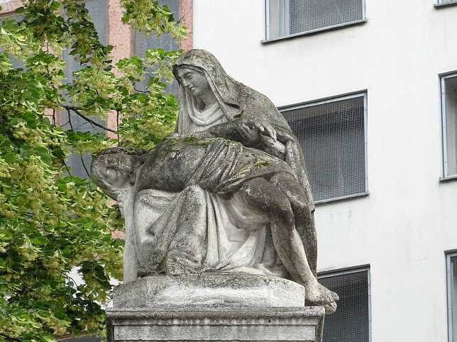 Piet vor der Florianikirche