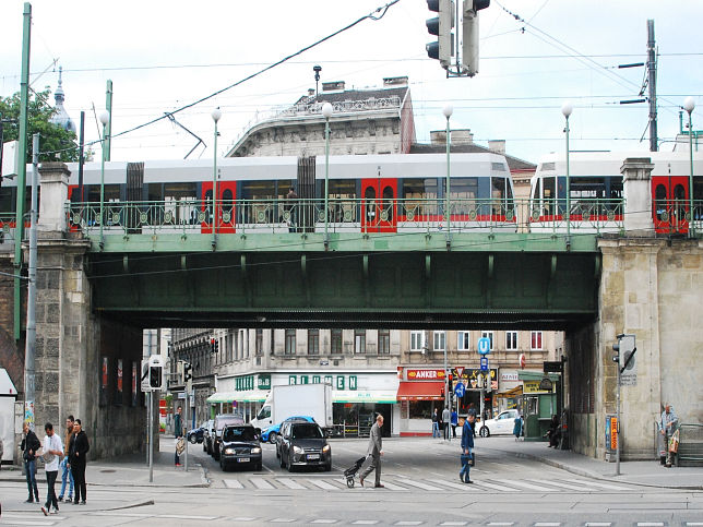 Brcken ber die Gumpendorfer Strae