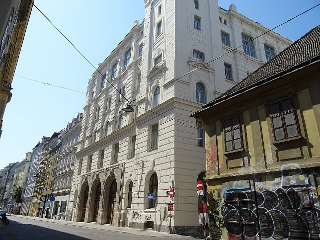 Telegraph Yards, Zollergasse