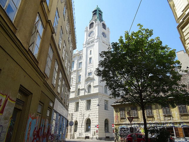 Telegraph Yards, Zollergasse