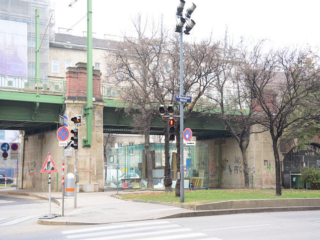 Brcken ber die Friedmanngasse 3