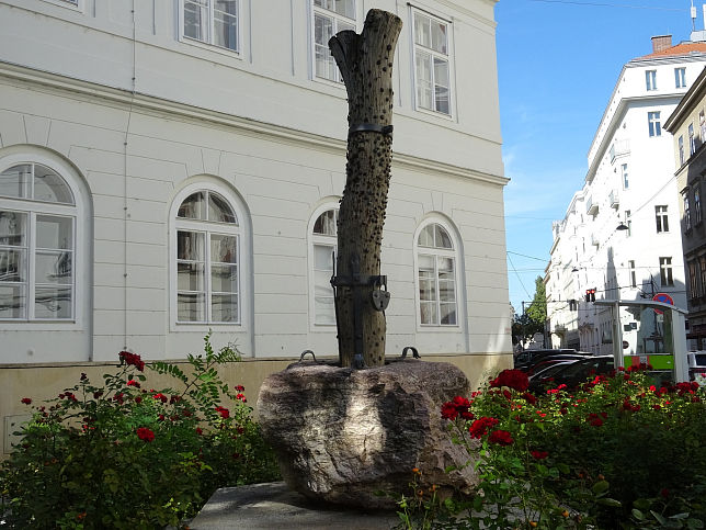 Stock im Eisen, Schlosserplatzl