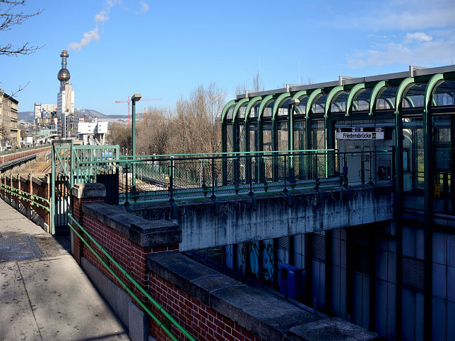 Brcke Neuer Zugang, Station Friedensbrcke