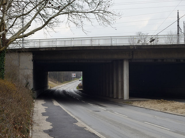 Unterfahrung der Donaulndebahn-BB (1190)