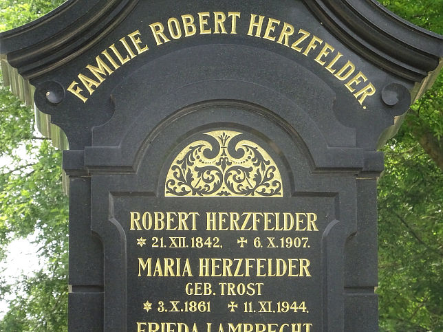 Robert Herzfelder