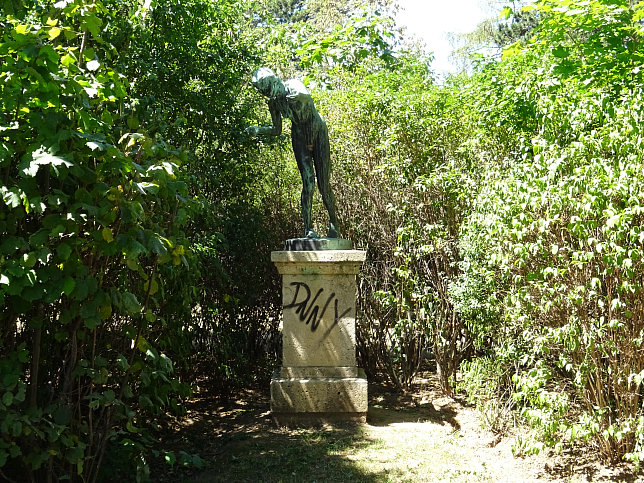 Mdchenplastik von Hugo Taglang