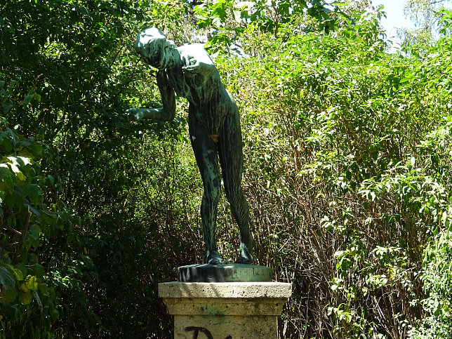 Mdchenplastik von Hugo Taglang