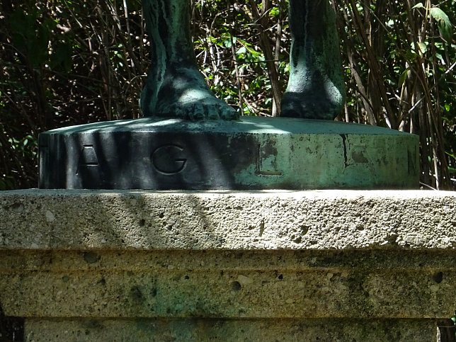 Mdchenplastik von Hugo Taglang