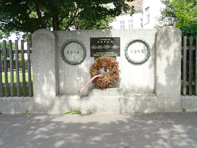 Denkmal fr Hedy Urach und Hietzinger Straenbahner