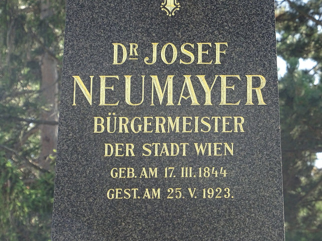 Josef Neumayer