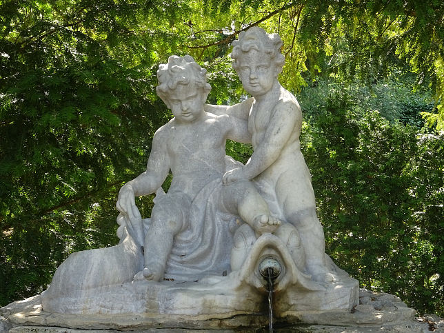 Engelbrunnen im Schlosspark Schnbrunn