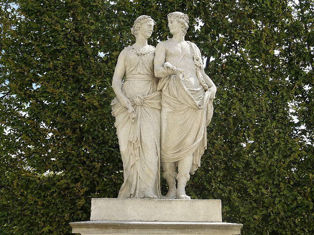 Schloss Schnbrunn, Statue Ceres und Bacchus (04)