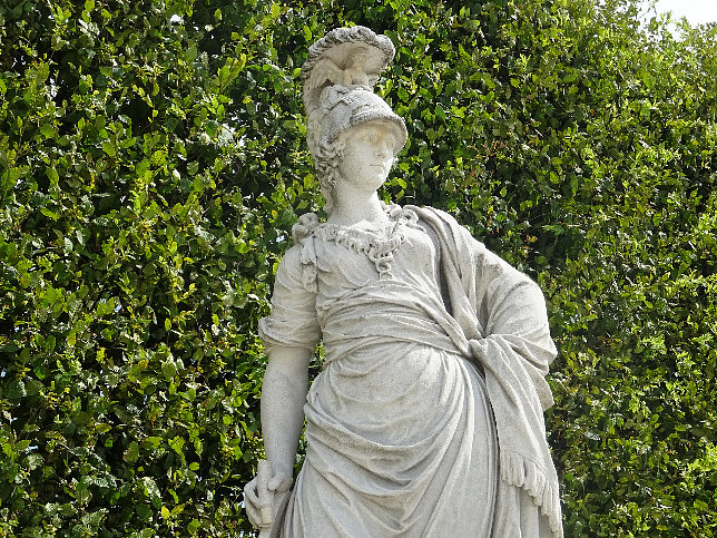 Schloss Schnbrunn, Statue Aspasia (08)