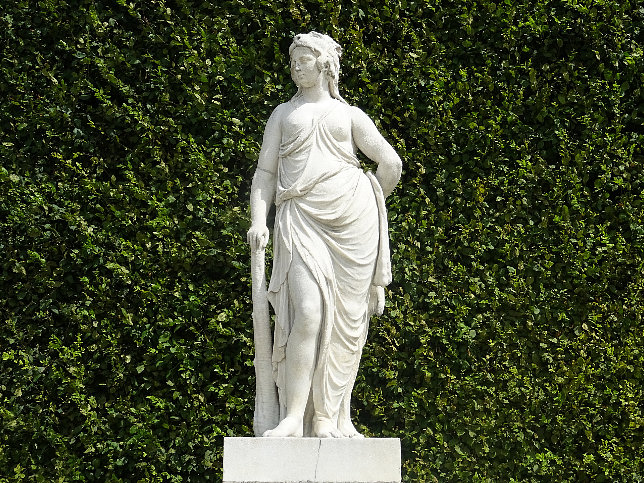 Schloss Schnbrunn, Statue Omphale (09)