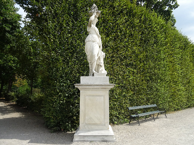 Schloss Schnbrunn, Statue Bacchantin (11)