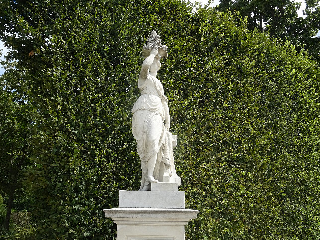 Schloss Schnbrunn, Statue Bacchantin (11)