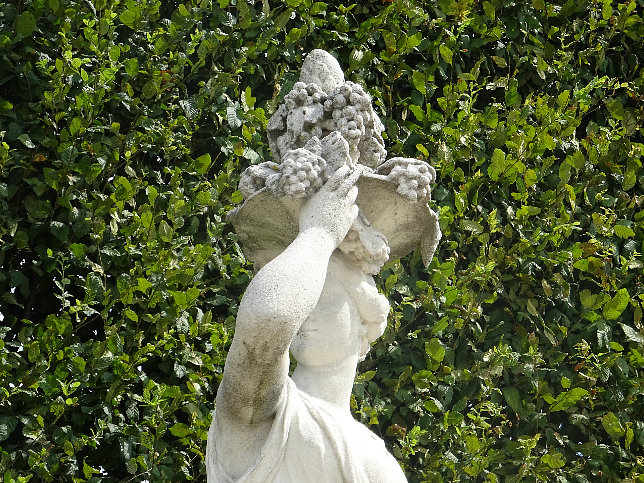 Schloss Schnbrunn, Statue Bacchantin (11)