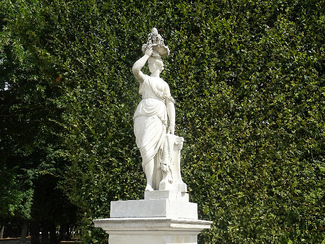 Schloss Schnbrunn, Statue Bacchantin (11)