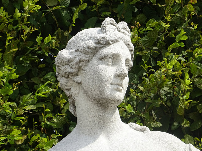 Schloss Schnbrunn, Statue Apoll (12)