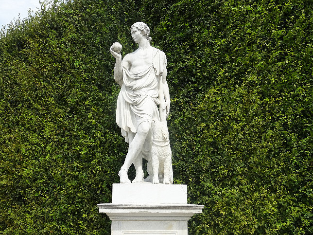 Schloss Schnbrunn, Statue Paris (15)