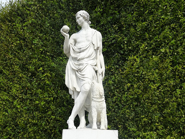 Schloss Schnbrunn, Statue Paris (15)