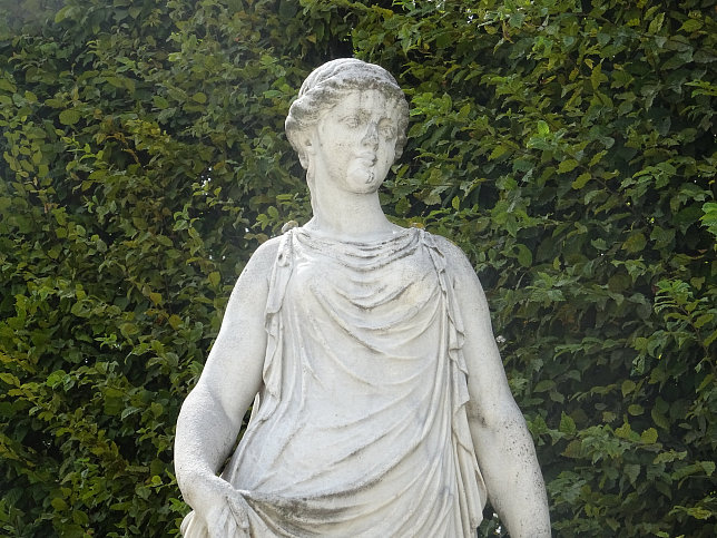 Schloss Schnbrunn, Statue Merkur (19)