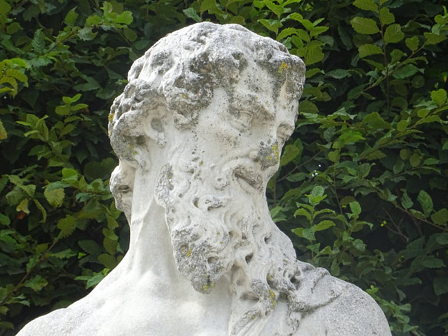 Schloss Schnbrunn, Statue Aeskulap (21)