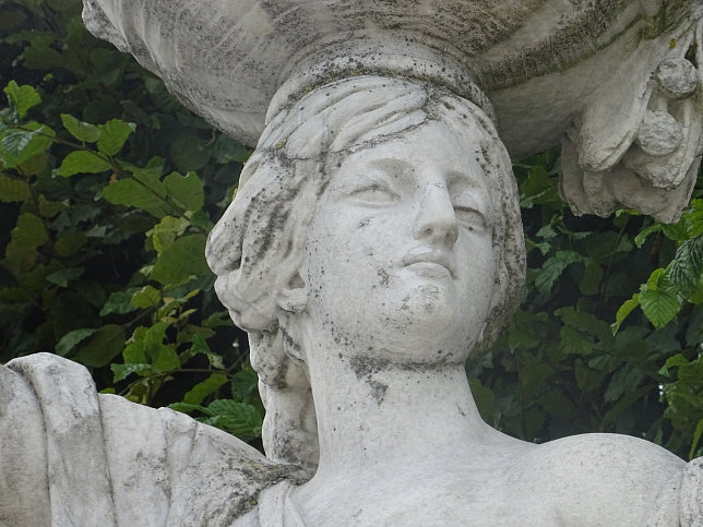 Schloss Schnbrunn, Statue Priesterin der Ceres (22)