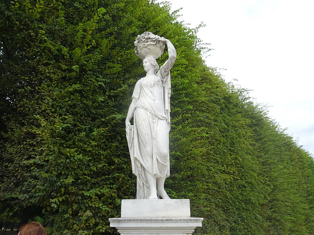 Schloss Schnbrunn, Statue Priesterin der Ceres (23)