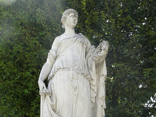 Schloss Schnbrunn, Statue Flora (27)