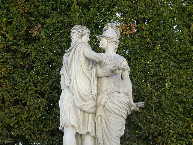 Schloss Schnbrunn, Statue Janus und Bellona (29)