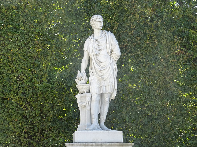 Schloss Schnbrunn, Statue Gaius Mucius Scaevola (32)