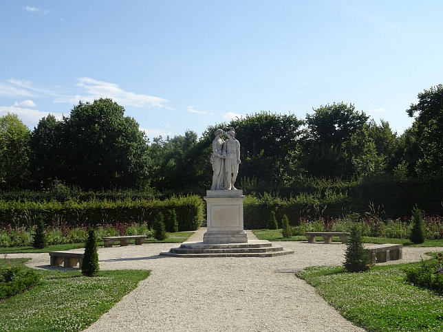 Schloss Schnbrunn, Statue Alexander und Olympias (33)