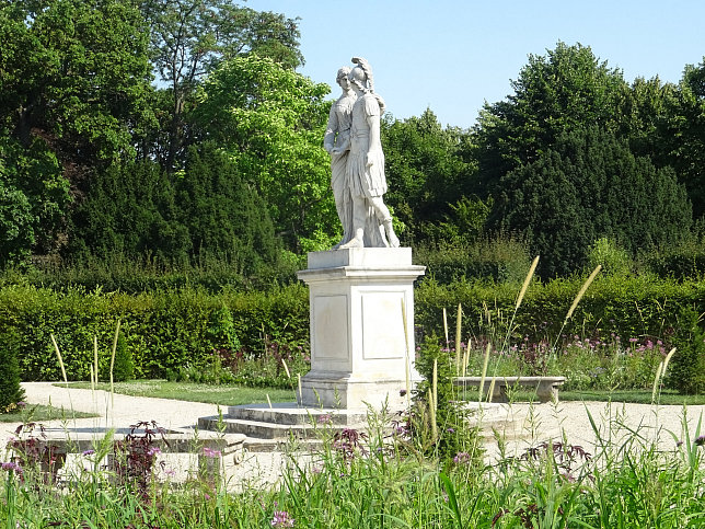 Schloss Schnbrunn, Statue Alexander und Olympias (33)