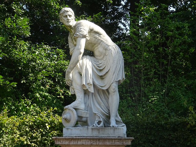 Schloss Schnbrunn, Statue Cincinnaticus (36)