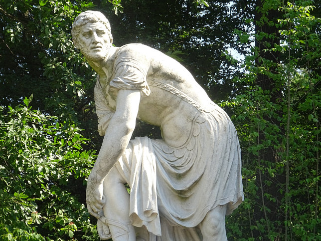 Schloss Schnbrunn, Statue Cincinnaticus (36)