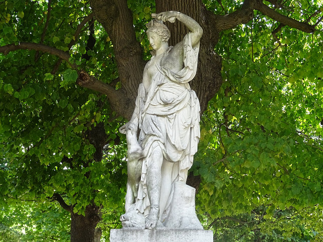 Schloss Schnbrunn, Statue Diana (41)