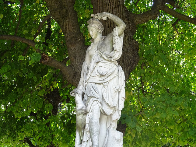 Schloss Schnbrunn, Statue Diana (41)