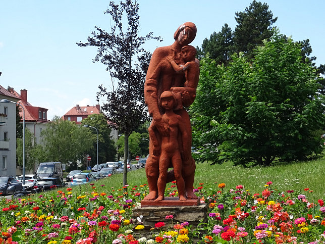 Skulptur 'Mutter mit Kindern'