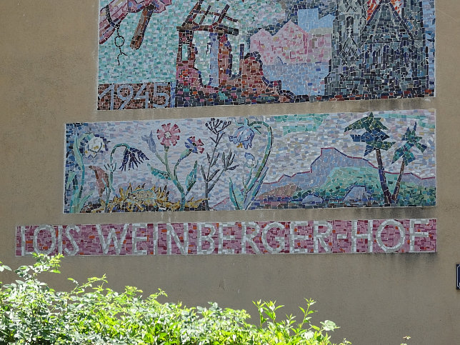 Sgraffito am Lois Weinberger-Hof