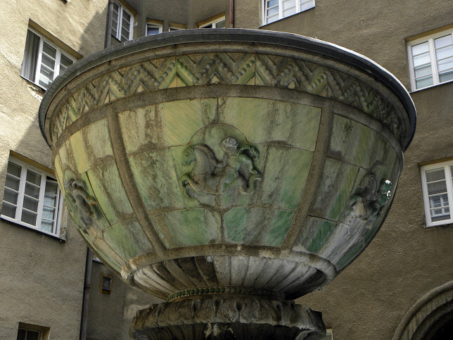 Pokalbrunnen