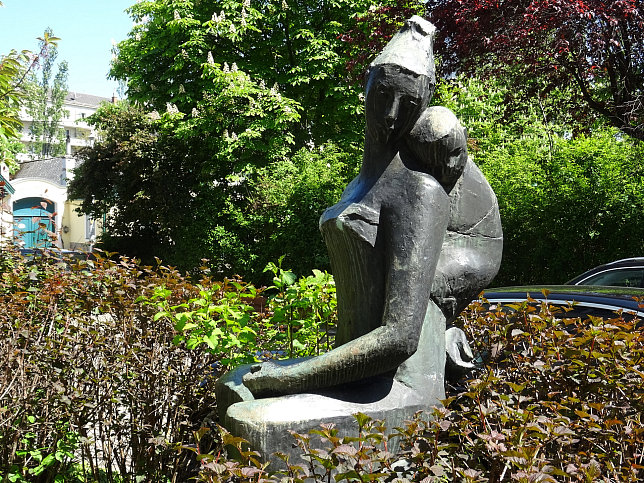 Bronzeplastik 'Mutter und Kind'