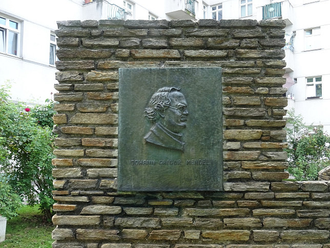 Gregor-Mendel-Denkmal