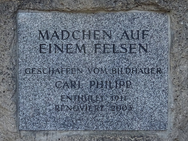 Mdchen auf einem Felsen