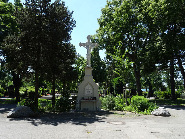 Stammersdorfer Zentralfriedhof, Kreuz