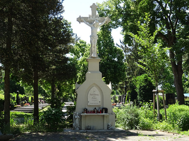 Stammersdorfer Zentralfriedhof, Kreuz