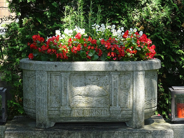 Strebersdorfer Friedhof, Grab der Schulbrder M1